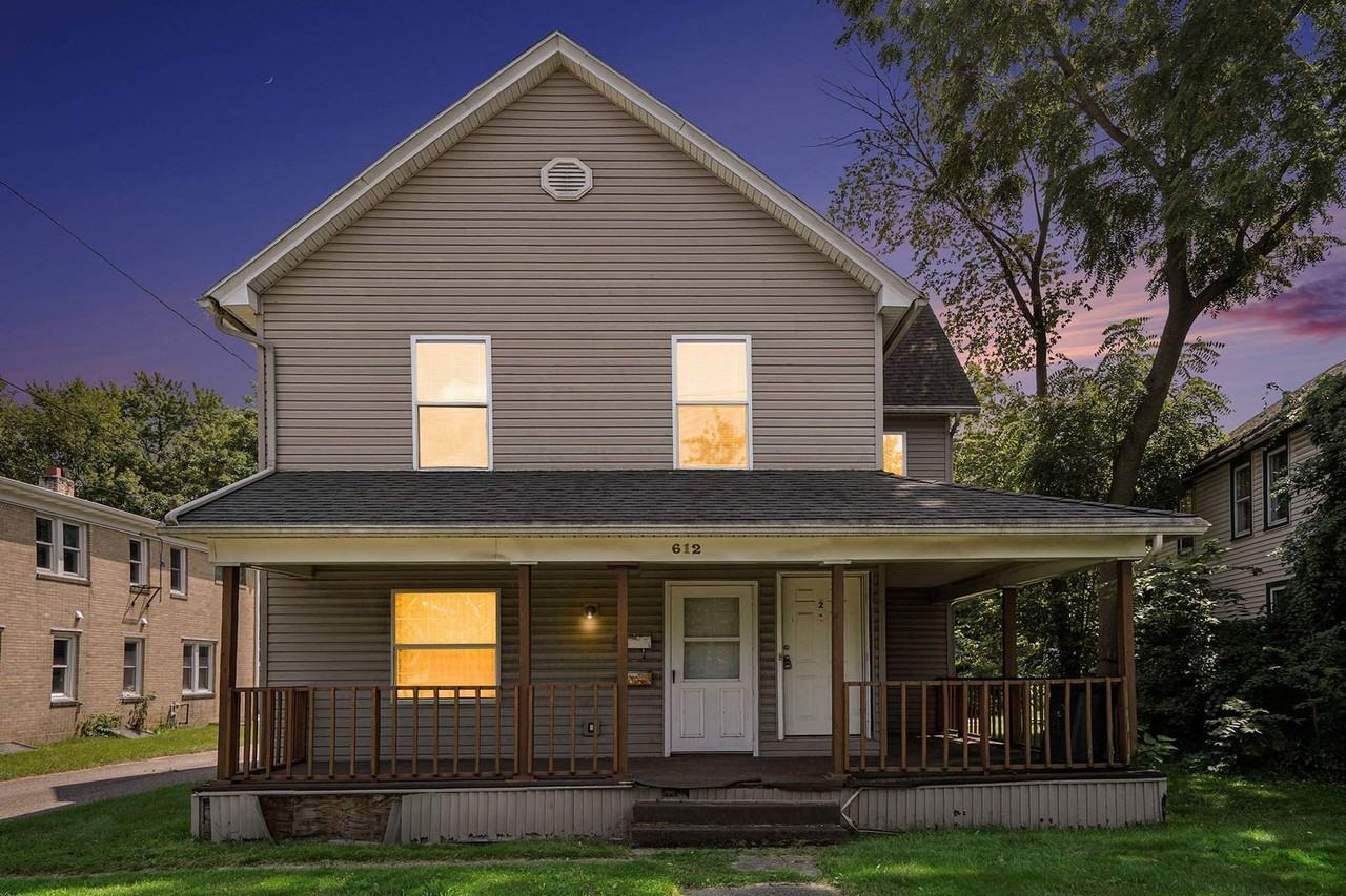 Capital 612 - Photo 2 of 16