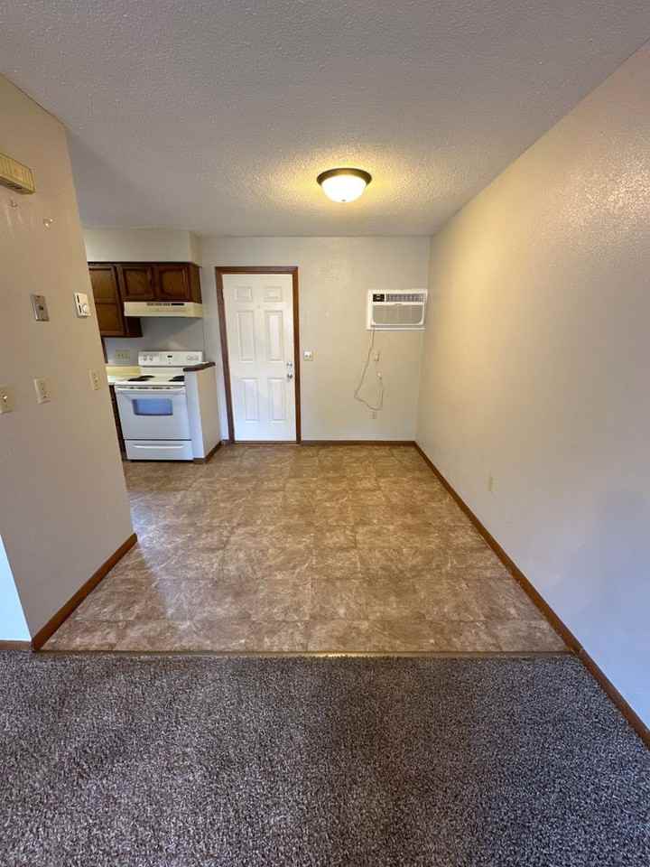 1519 7th Ave Sw - Photo 2 of 12