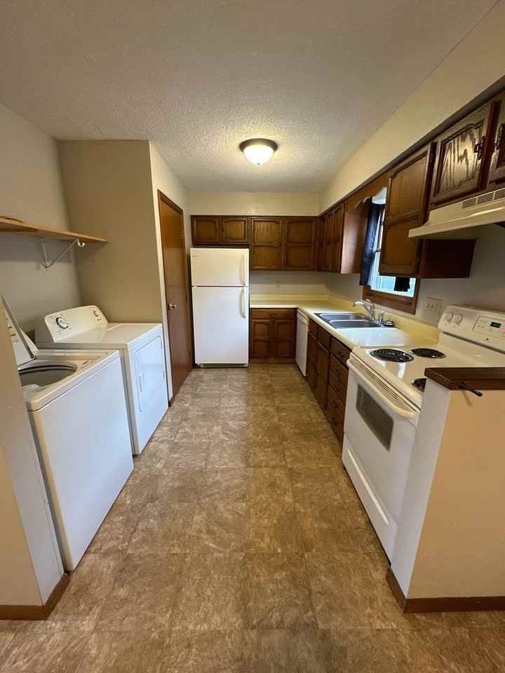 1519 7th Ave Sw - Photo 3 of 12