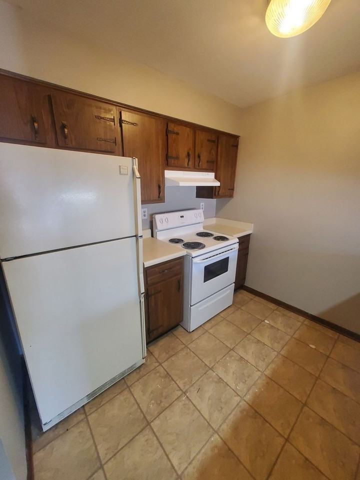 7637 W Donna Ct - Photo 2 of 8