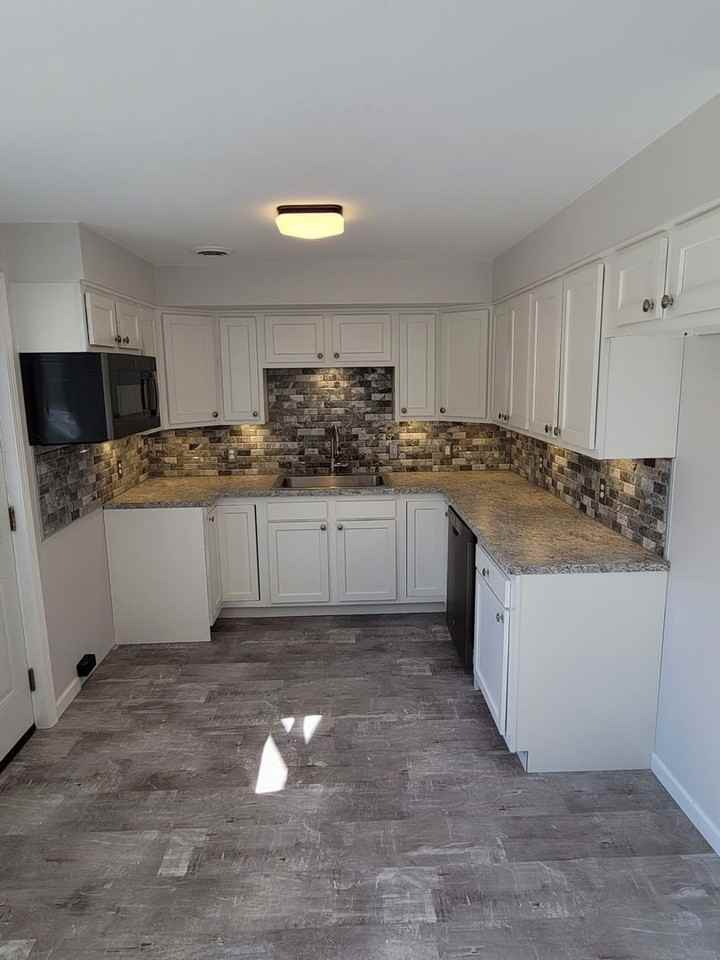 505 7th Ave - Photo 2 of 18