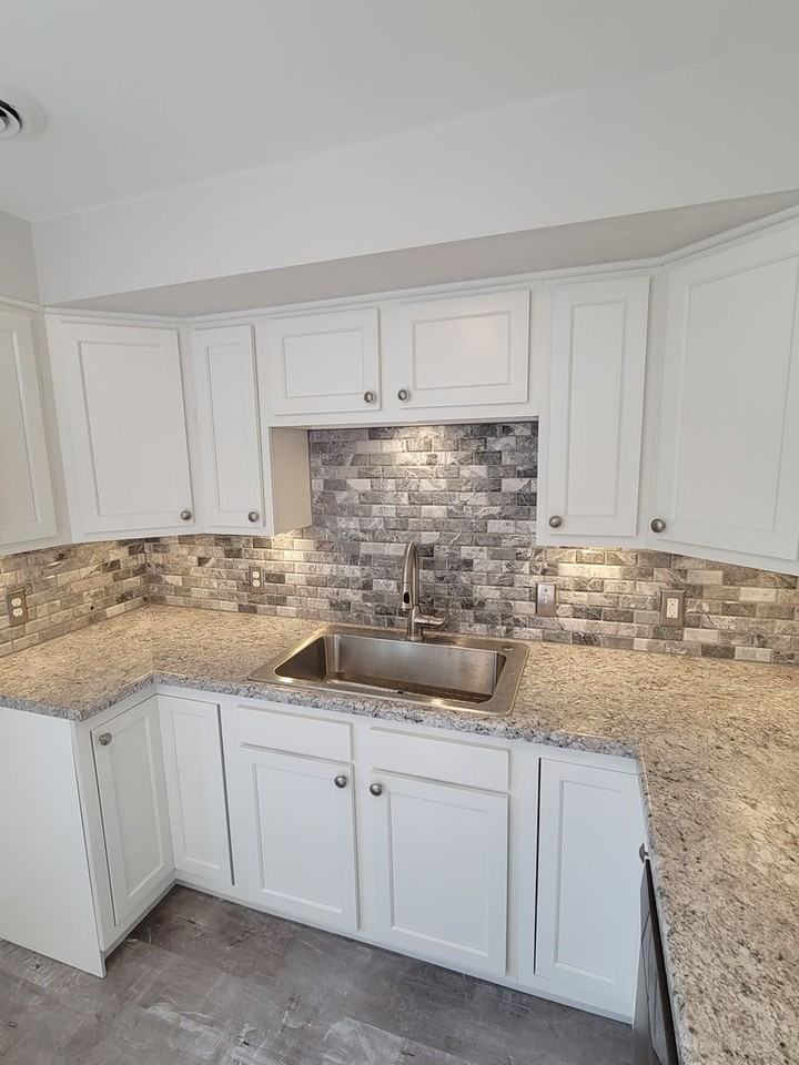 505 7th Ave - Photo 3 of 18