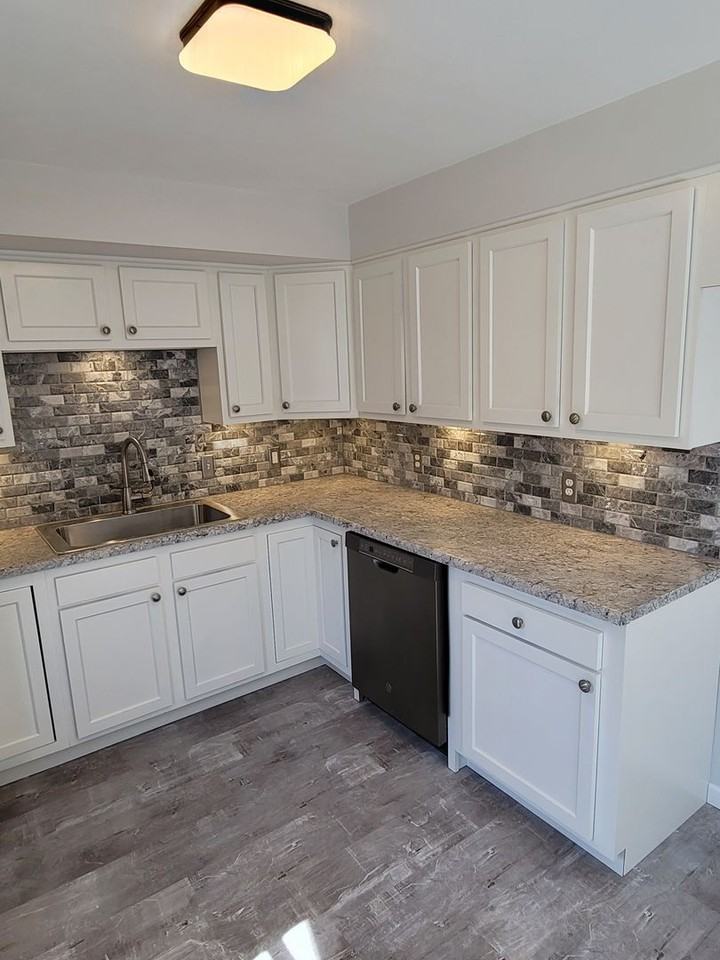 505 7th Ave - Photo 4 of 18