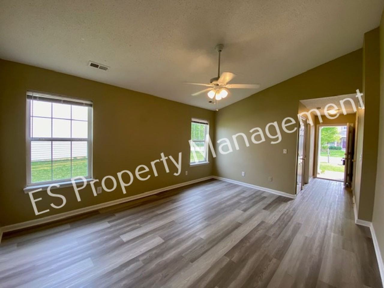 5650 Loudon Dr - Photo 5 of 24