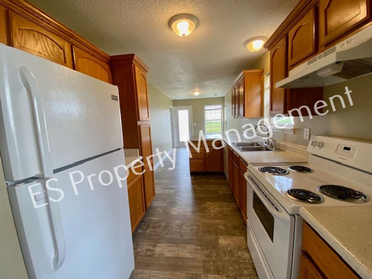 5650 Loudon Dr - Photo 6 of 24