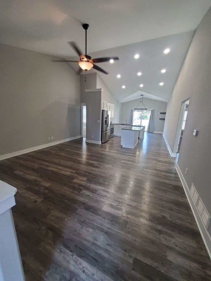 8472 Westbrook Dr - Photo 2 of 17