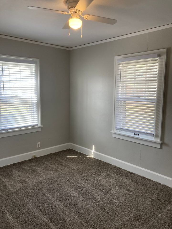 3808 68th St - Photo 6 of 14