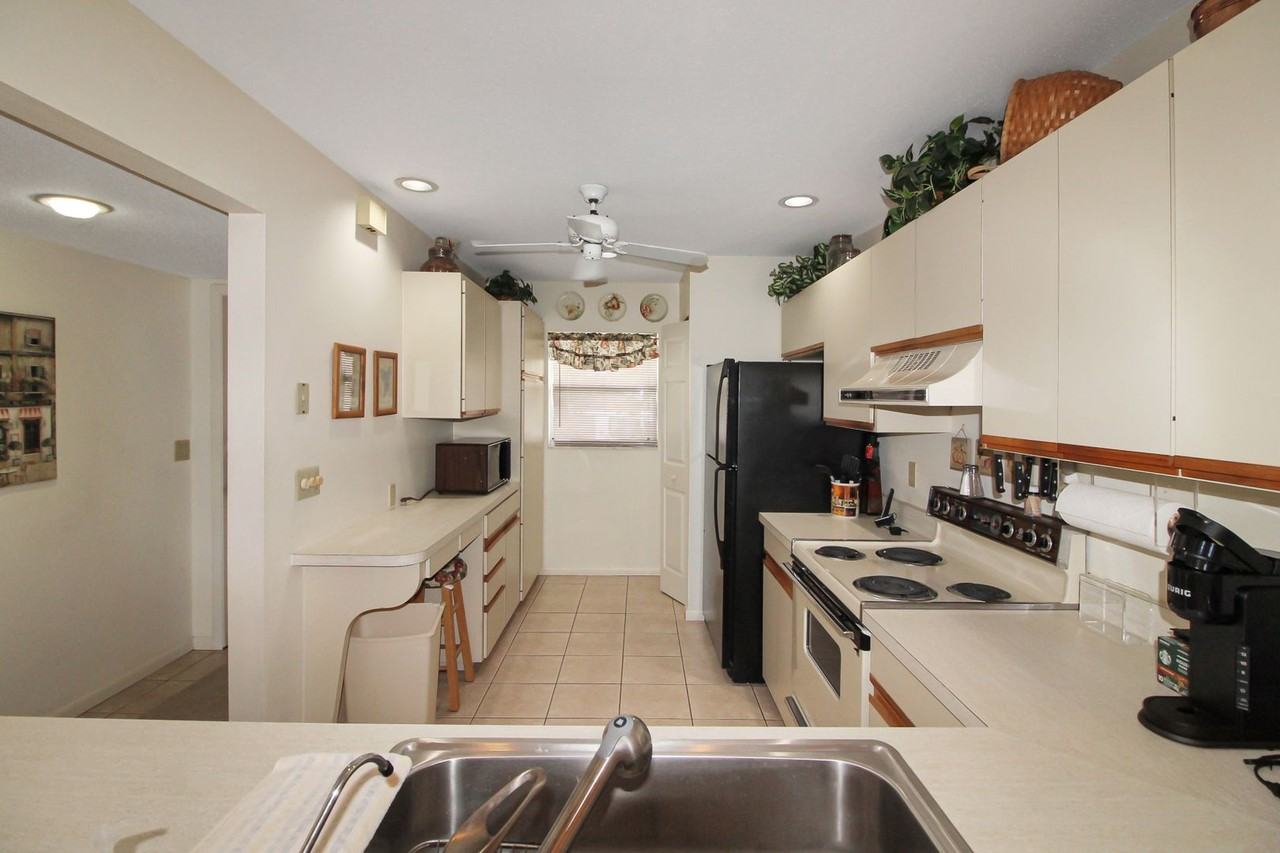 762 Village Cir #215 - Photo 3 of 11