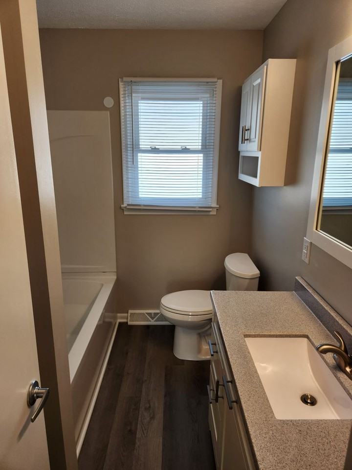 12223 Weir St - Photo 7 of 16