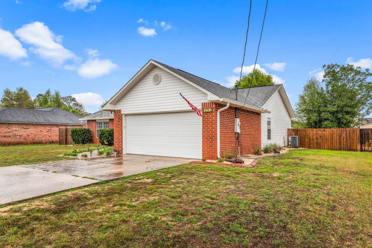 1279 Jefferyscot Dr - Photo 2 of 38