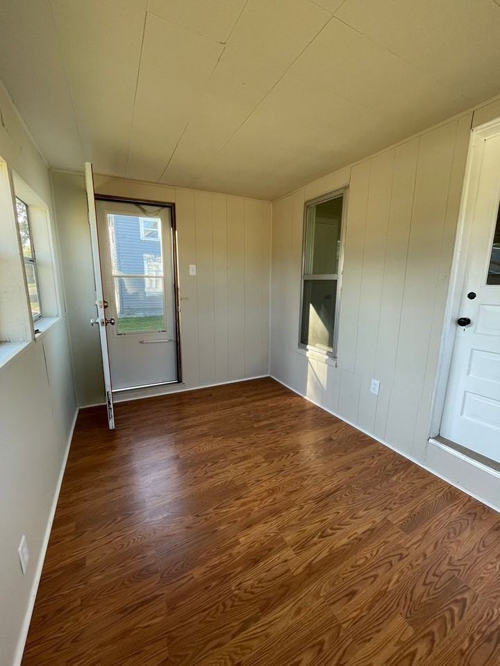 631 3rd St - Photo 3 of 13