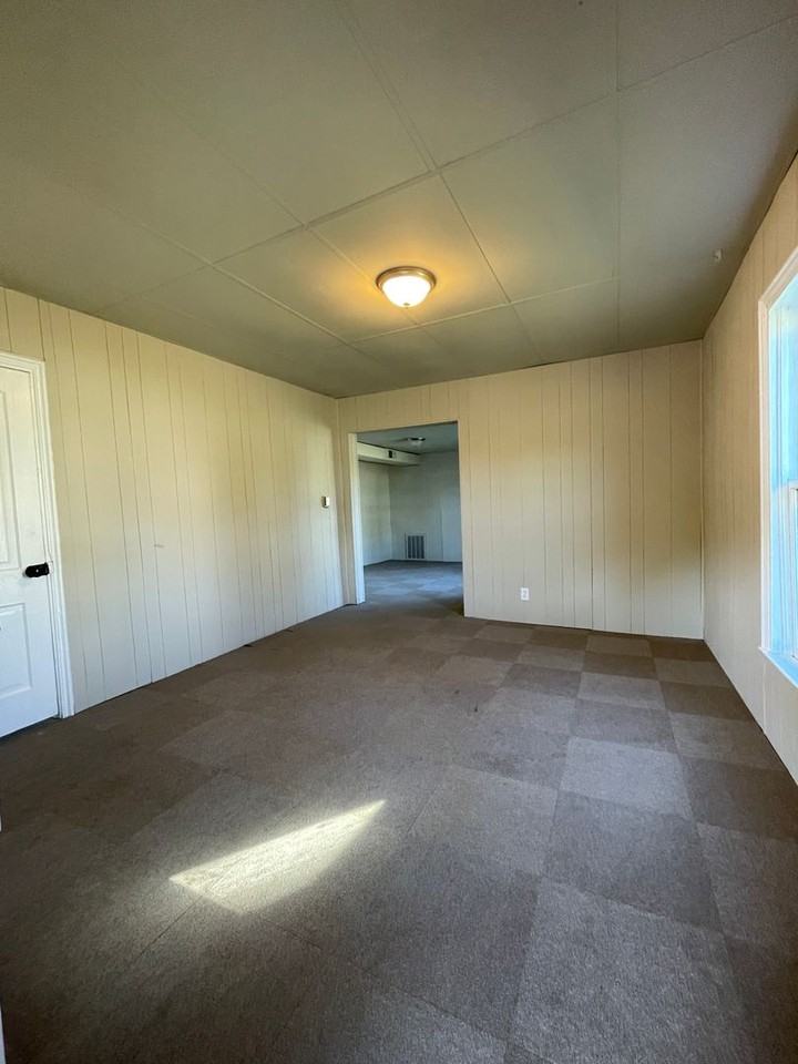 631 3rd St - Photo 4 of 13