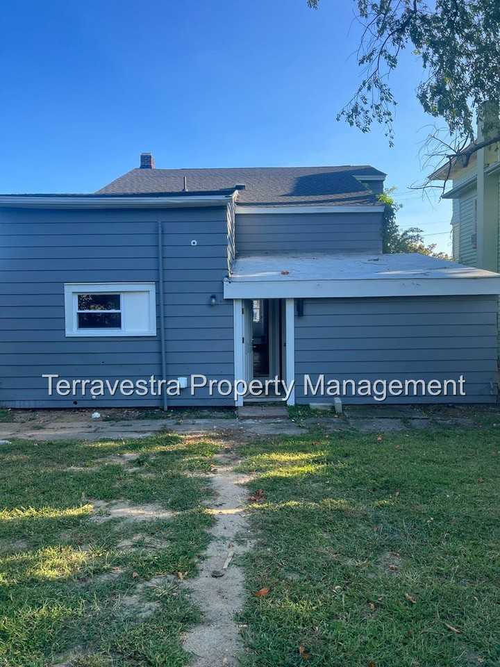 7 Green St W - Photo 2 of 18