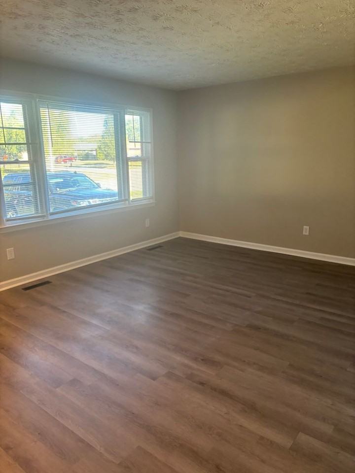 3047 Pimlico Pkwy - Photo 3 of 27