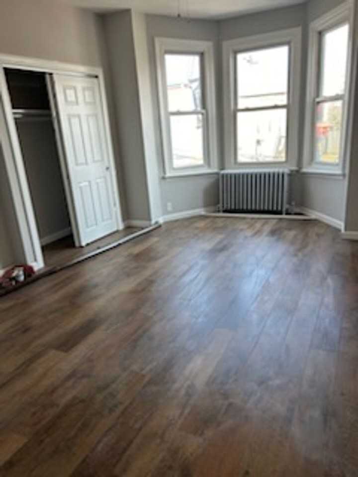 544 W Pike St - Photo 2 of 10