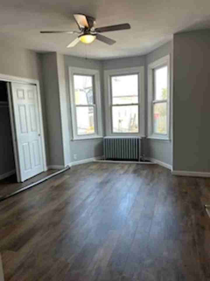 544 W Pike St - Photo 3 of 10