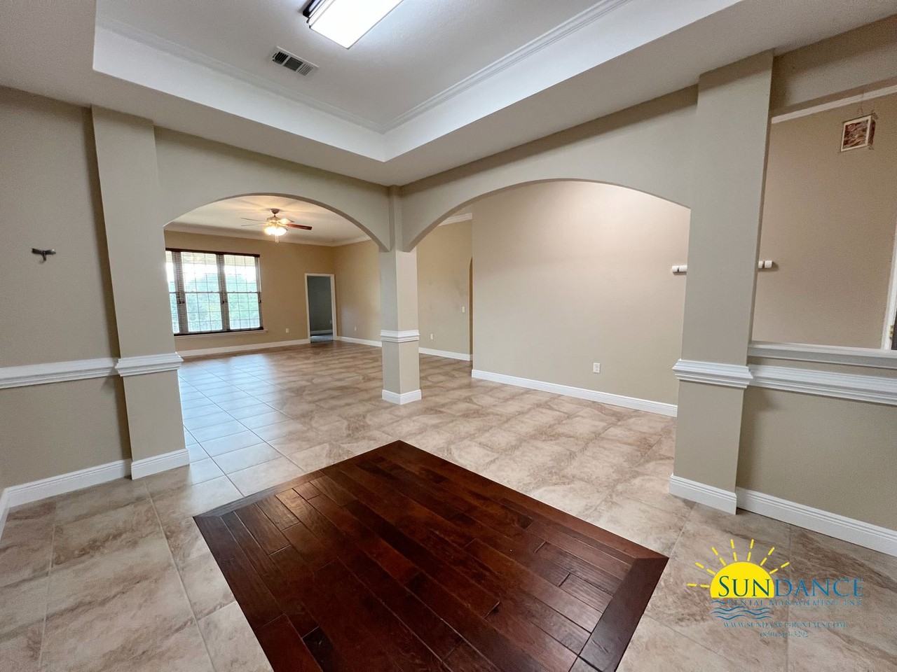 539 Tom Sawyer Ln - Photo 4 of 25