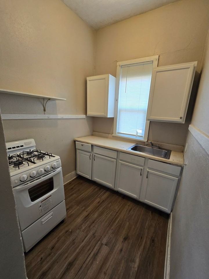 Plains - 1512 Jones St - Photo 3 of 14