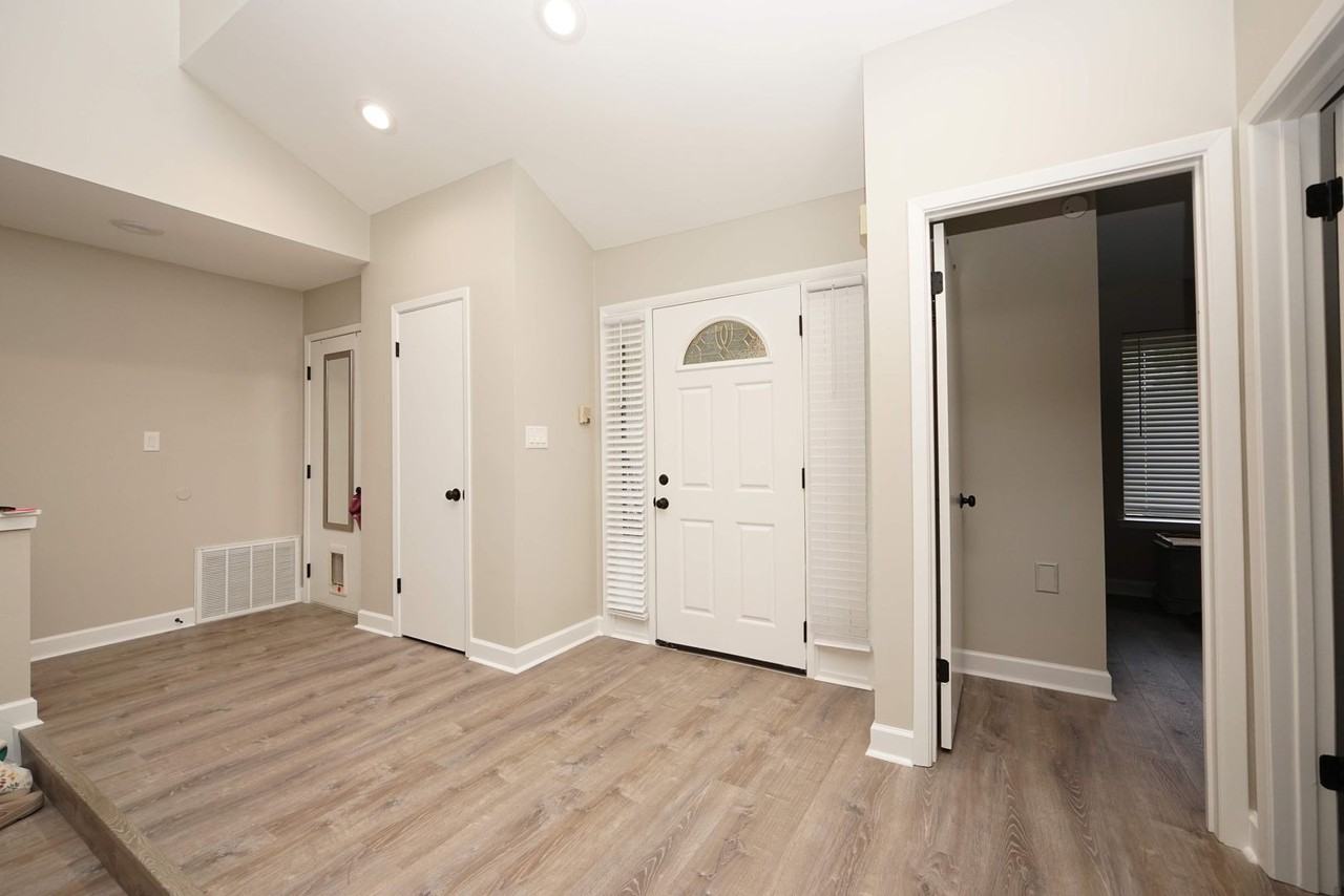 120 Gleneagles Dr - Photo 3 of 26