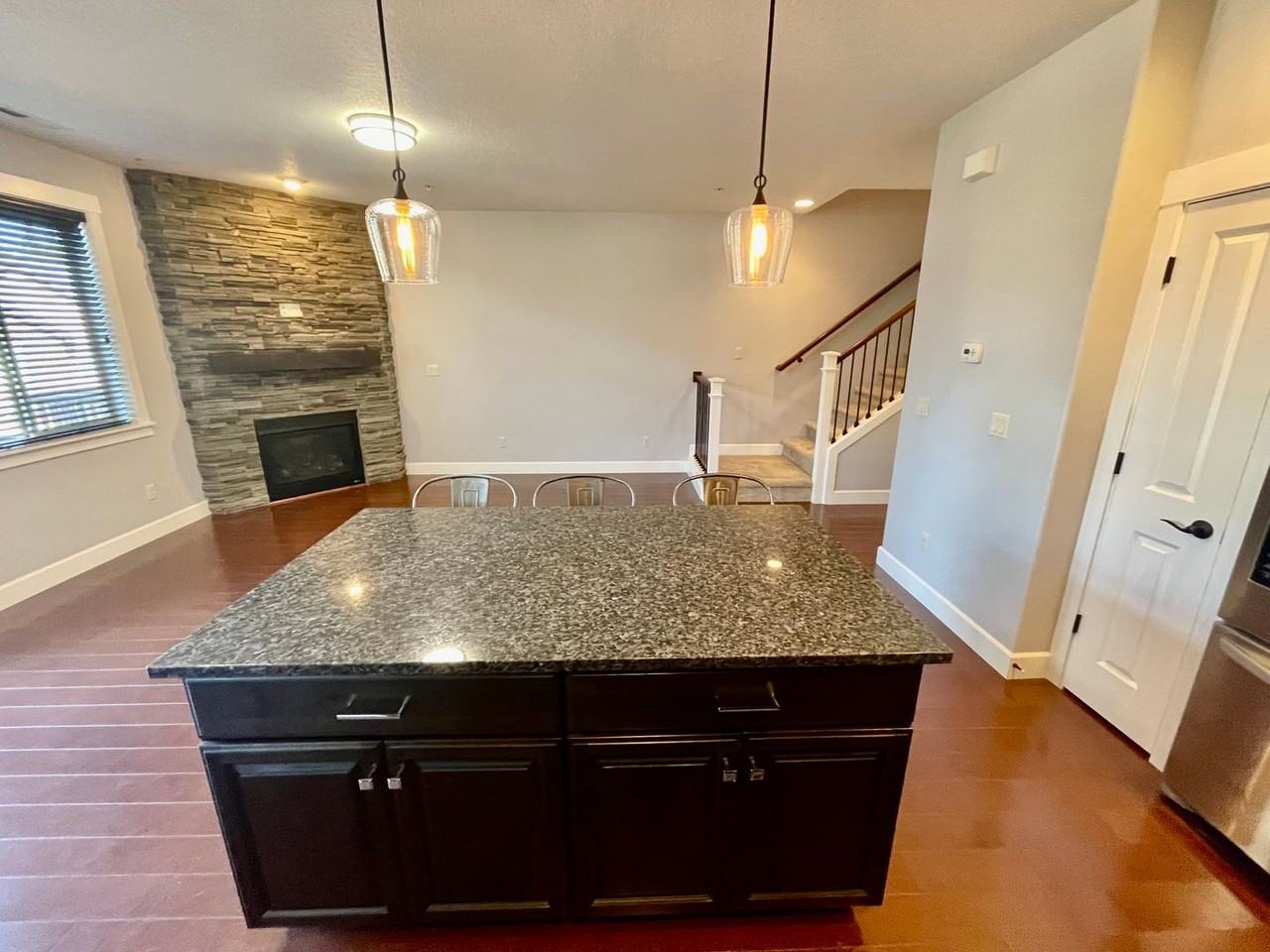 9983 Se Merlo St - Photo 3 of 36