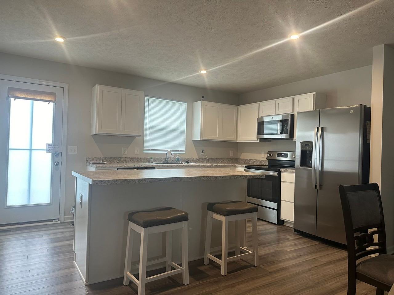 3307 Stafford Dr - Photo 2 of 10