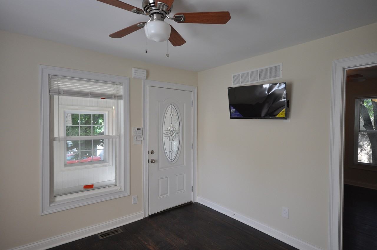 613 Addison Ave - Photo 2 of 13
