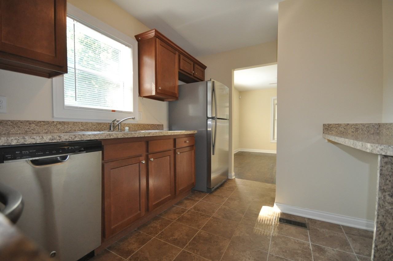 613 Addison Ave - Photo 3 of 13
