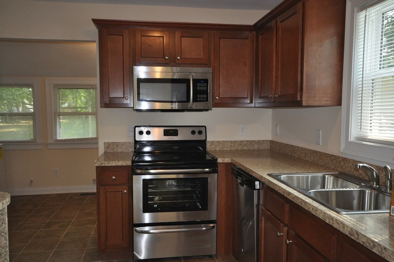 613 Addison Ave - Photo 4 of 13