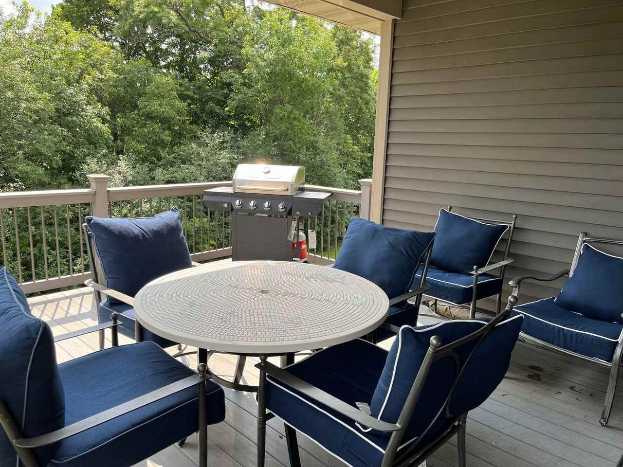 1716 Stone Crest Drive Northeast - Photo 4 of 34