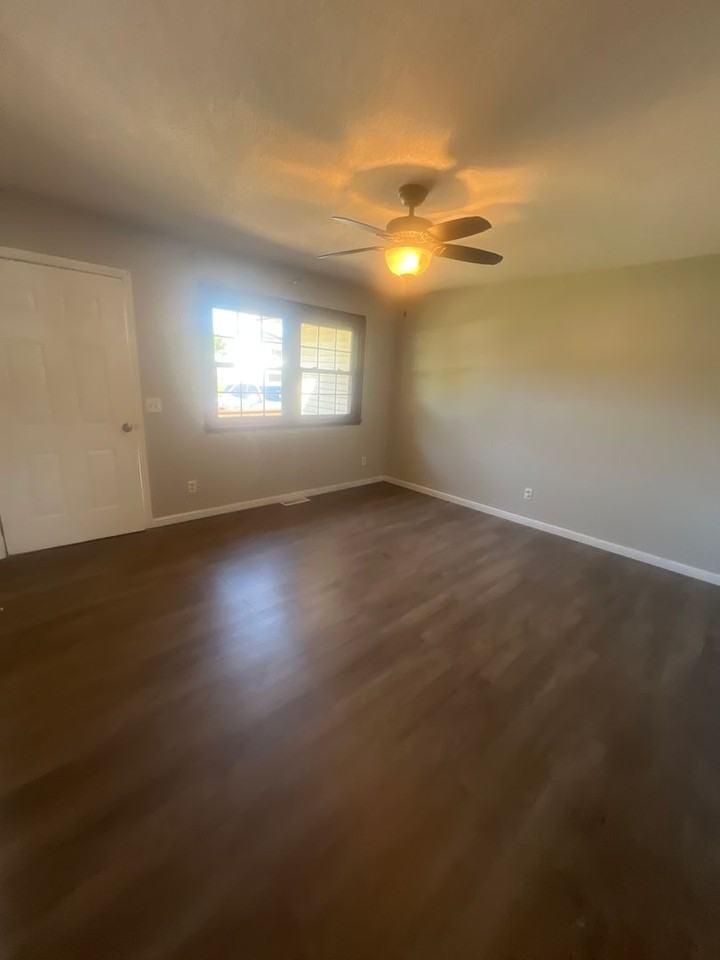 520 E Mulberry St - Photo 2 of 14