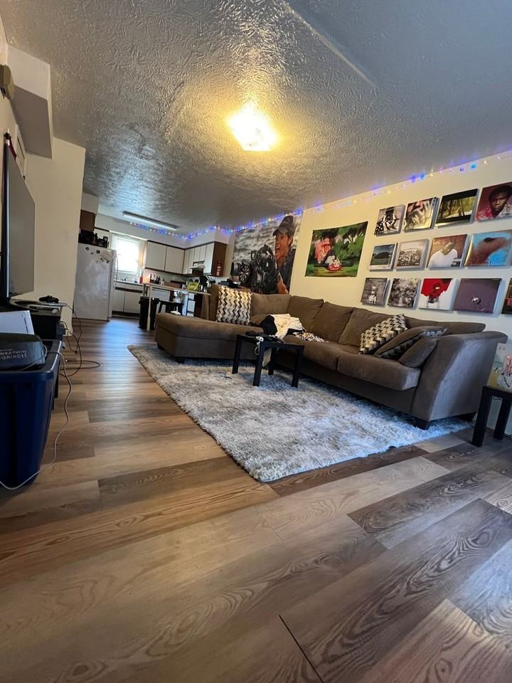 1713 N Lincoln St - Photo 3 of 15