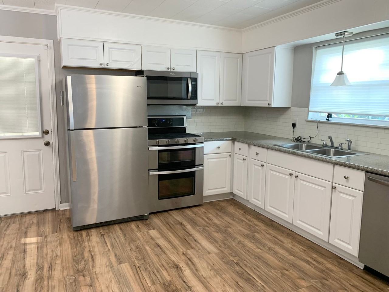 105 Tyler Dr - Photo 3 of 16