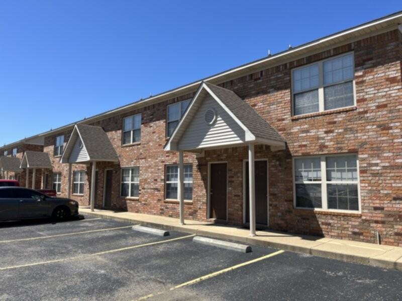 1613 Latourette Ln #D - Photo 2 of 11