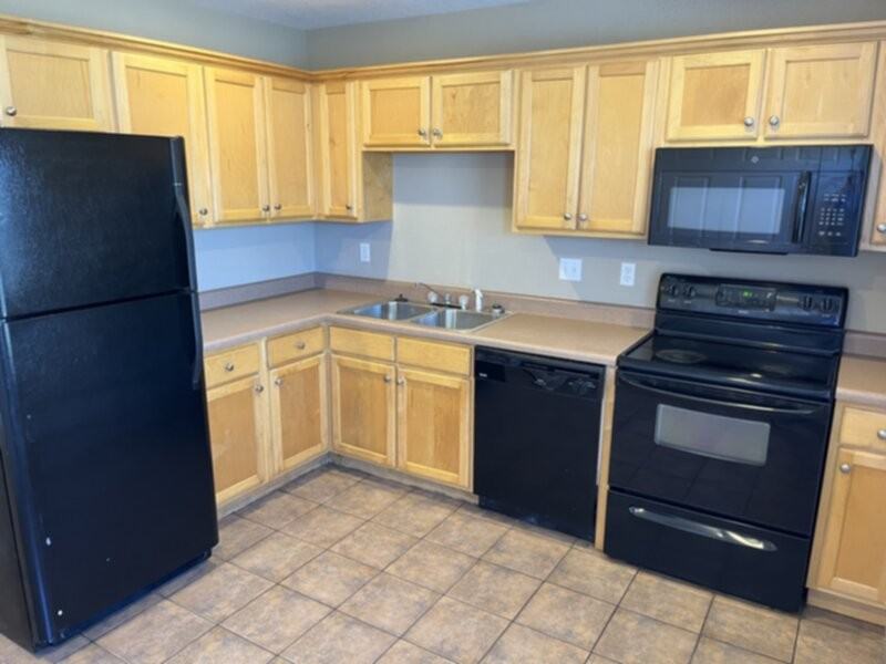 1613 Latourette Ln #D - Photo 4 of 11