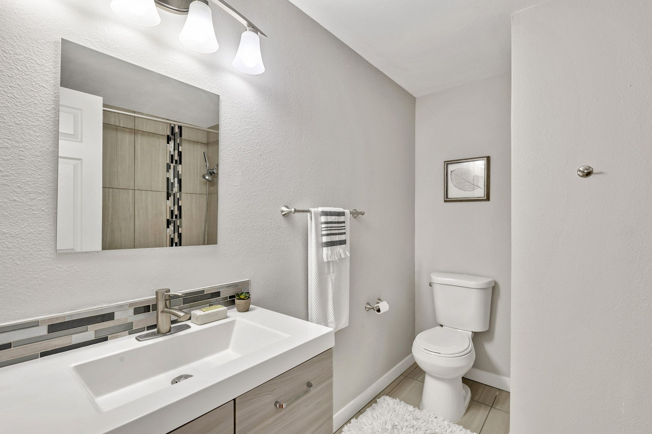 1652 Index Ave Se #2 - Photo 2 of 12