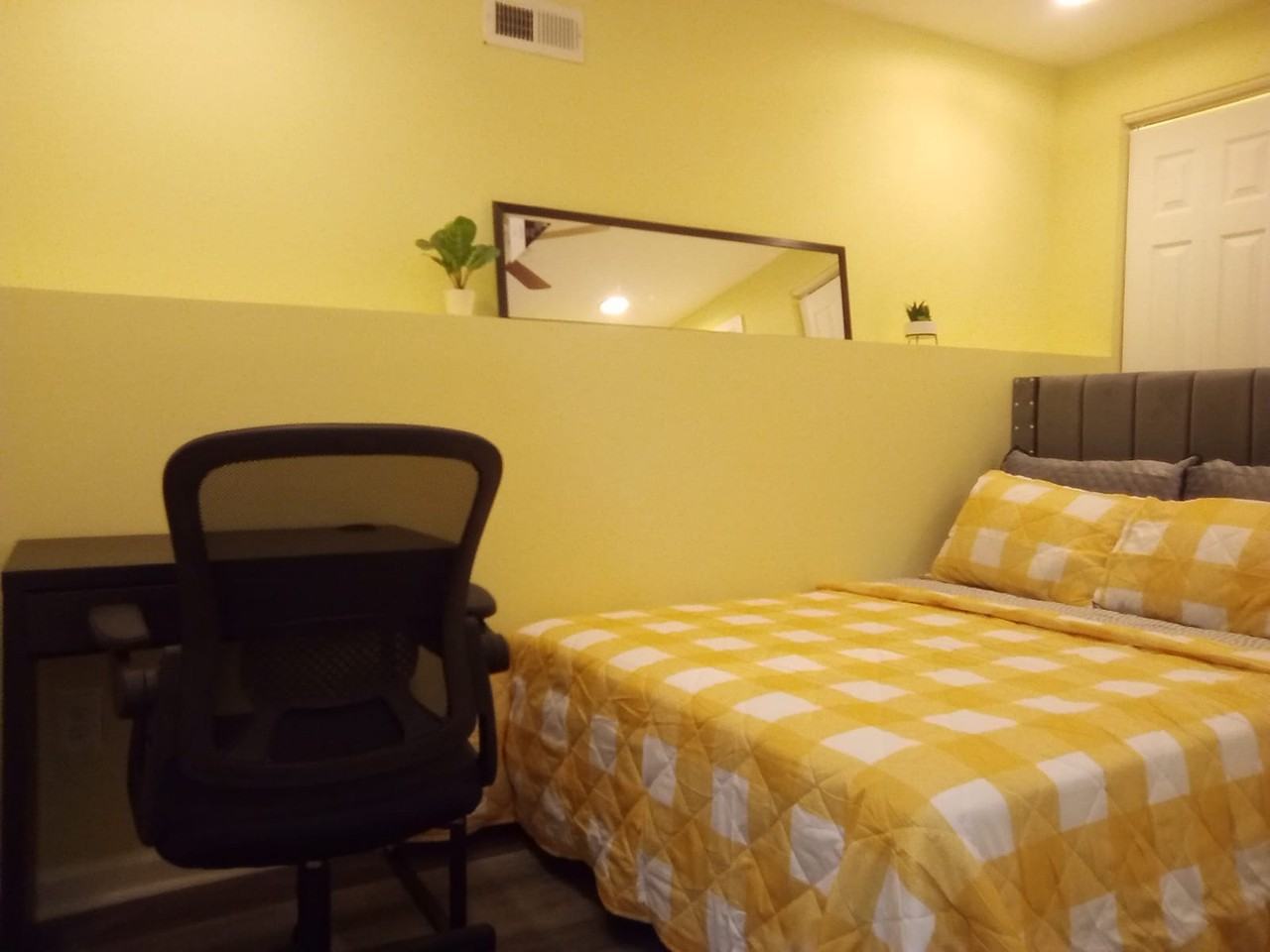 830 N Broadway - Photo 3 of 34