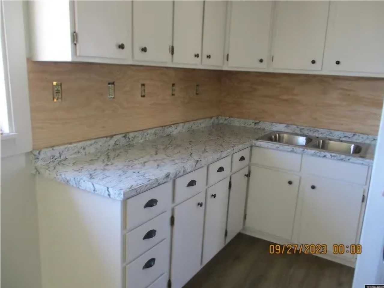 163 Castle Rock Ct #NA - Photo 3 of 11