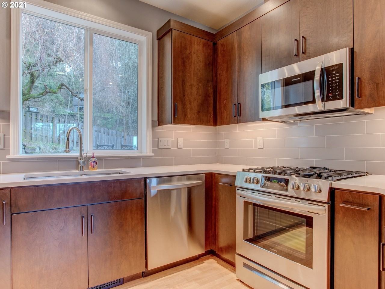 10212 Sw 57th Pl #NA - Photo 3 of 24