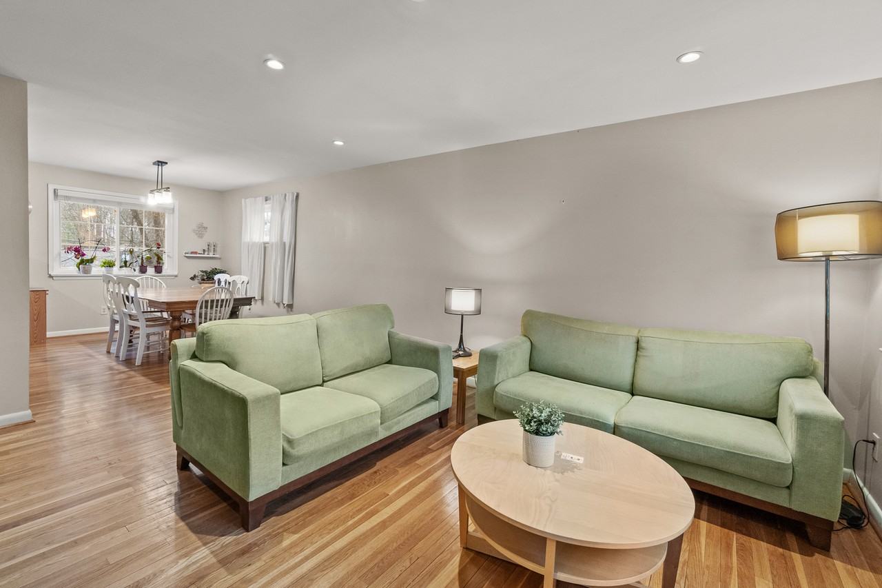 212 Rollins Ave #3BDRM - Photo 5 of 18