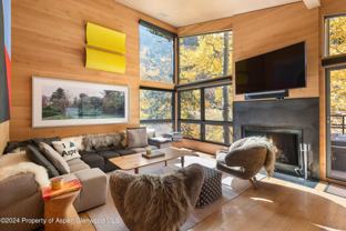 800 S Monarch St #9 - Photo 1 of 1