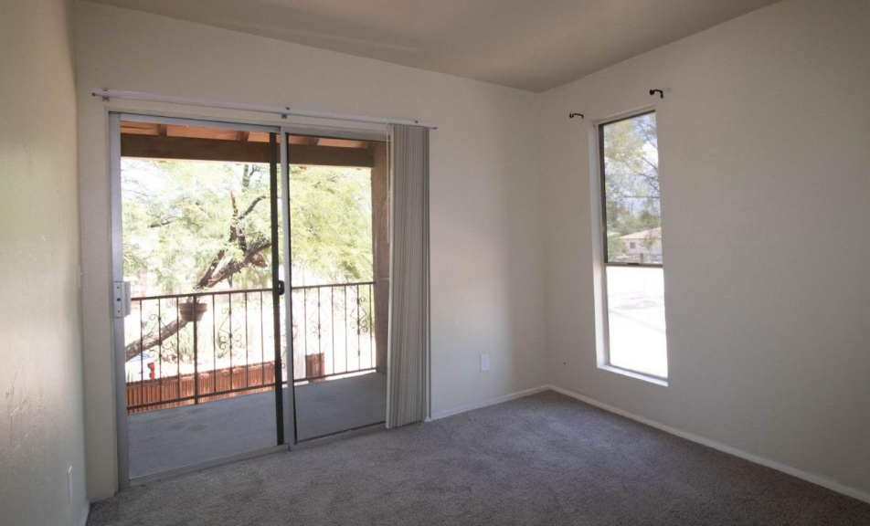 1503 West Delaware Street - Photo 3 of 5