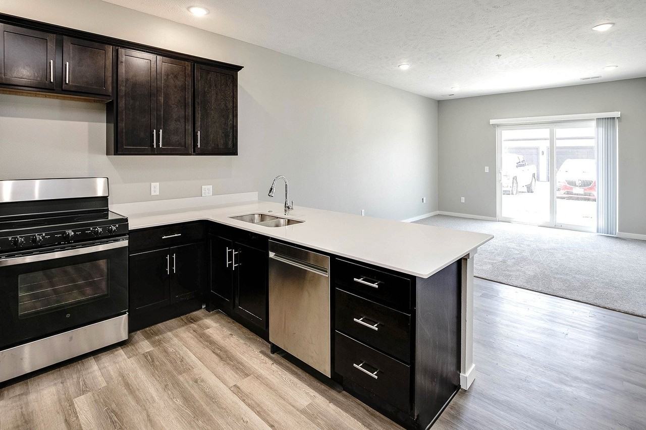 Cross Creek Apartments - Photo 3 of 45