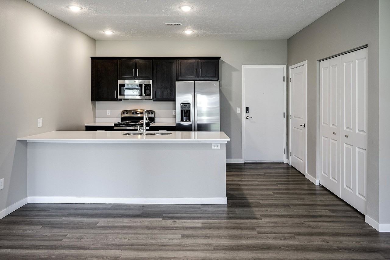 Cross Creek Apartments - Photo 6 of 45