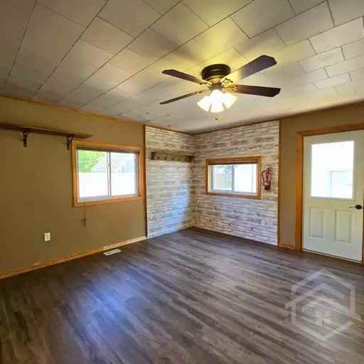 163524 Brownsville Rd - Photo 2 of 16