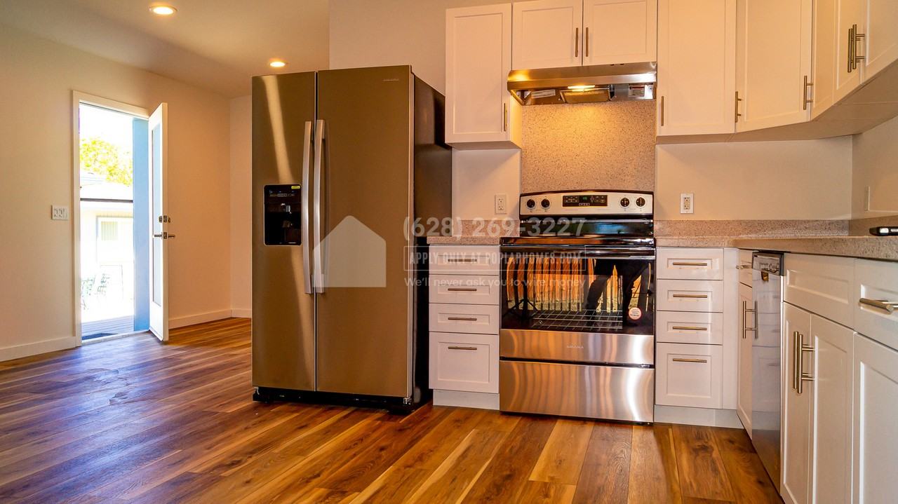 1208 Olive Ave - Photo 3 of 15