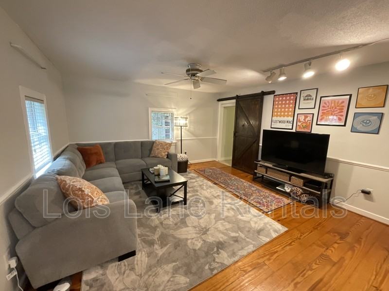 49 Charlotte St - Photo 4 of 16