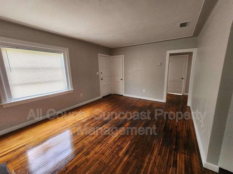 2105 28th St S - Photo 6 of 8