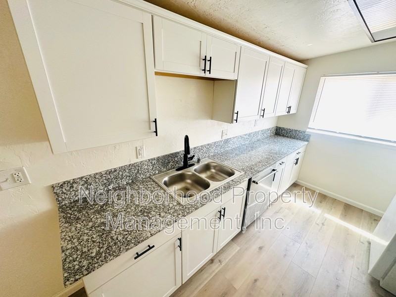 1126 W Birch Ave - Photo 6 of 14