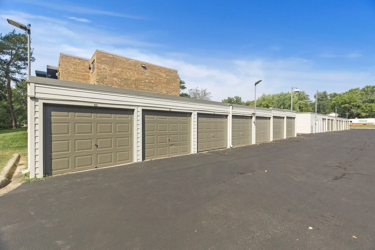 6048 Upper 51ST Street North - Photo 5 of 50