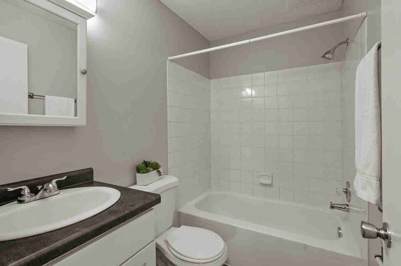 6048 Upper 51ST Street North - Photo 4 of 50